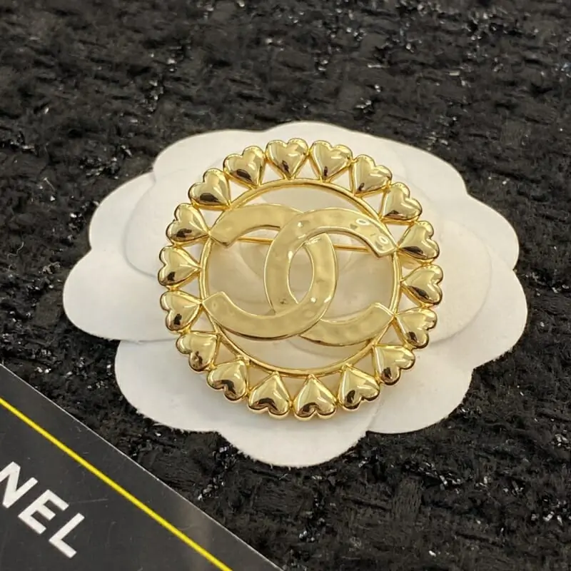 chanel brooches pour femme s_12341b51